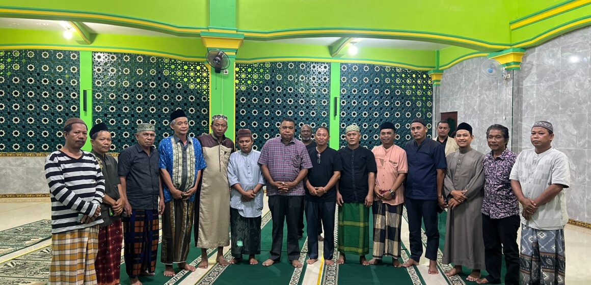 Kunjungi Masjid Nurul Huda Serui, Benyamin Arisoy Luruskan Isu Larangan Sholat dan Azan