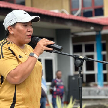 Pemkab Yapen Gelar Apel Gabungan ASN, Sekda Tekankan Disiplin dan Tanggung Jawab