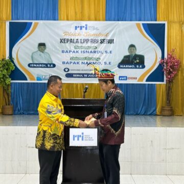 Estafet Kepemimpinan RRI Serui, Isnardi Serahkan Tugas ke Narmo
