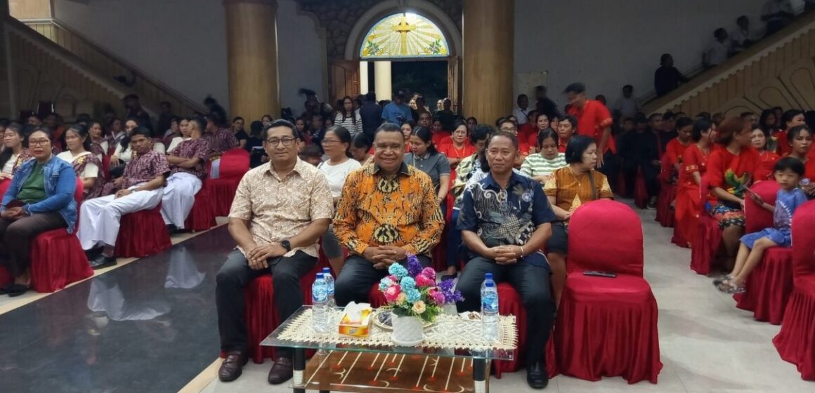 Bupati Kepulauan Yapen Hadiri Pembukaan Lomba Paduan Suara HUT ke-53 IKT