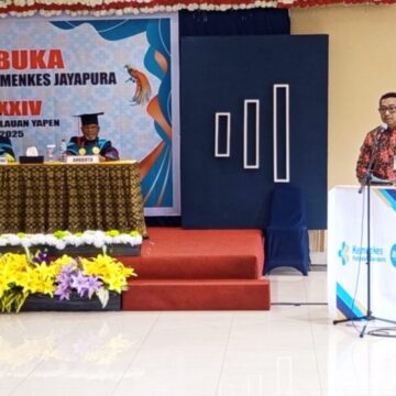 Plt. Sekda Kepulauan Yapen Hadiri Wisuda ke-XXIV Poltekes Kemenkes Jayapura