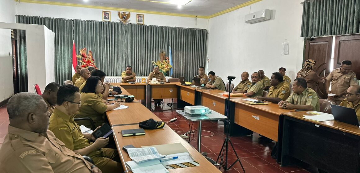 IMG-20251112-WA0025 Bupati Benyamin Arisoy Tegaskan Evaluasi Kinerja OPD untuk Perkuat Sistem Pencegahan Korupsi